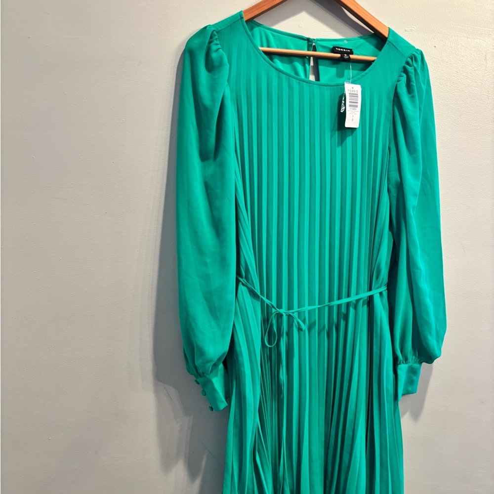 Torrid Vibrant Green Long Sleeve Dress Easter spring pleated midi size 12 - Picture 12 of 16